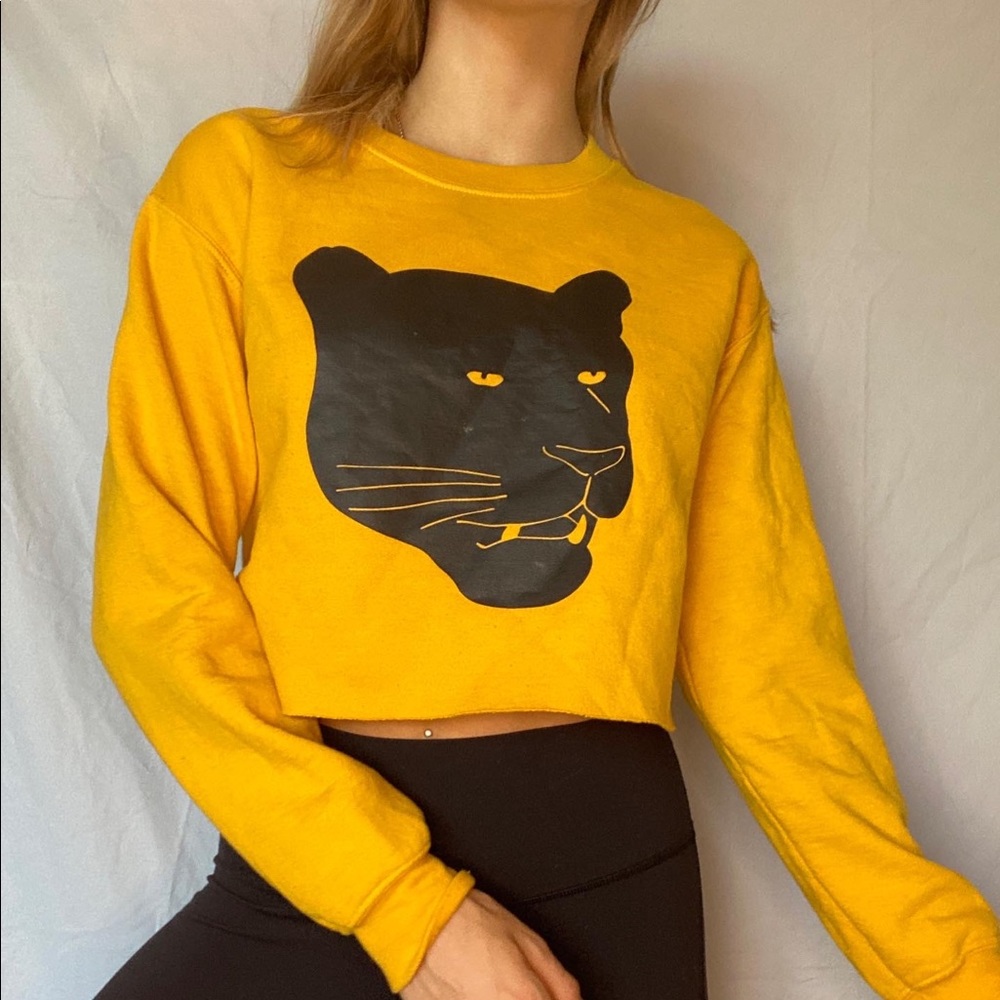 Long sleeve cropped sweat top
